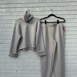 SPANX AirEssentials®